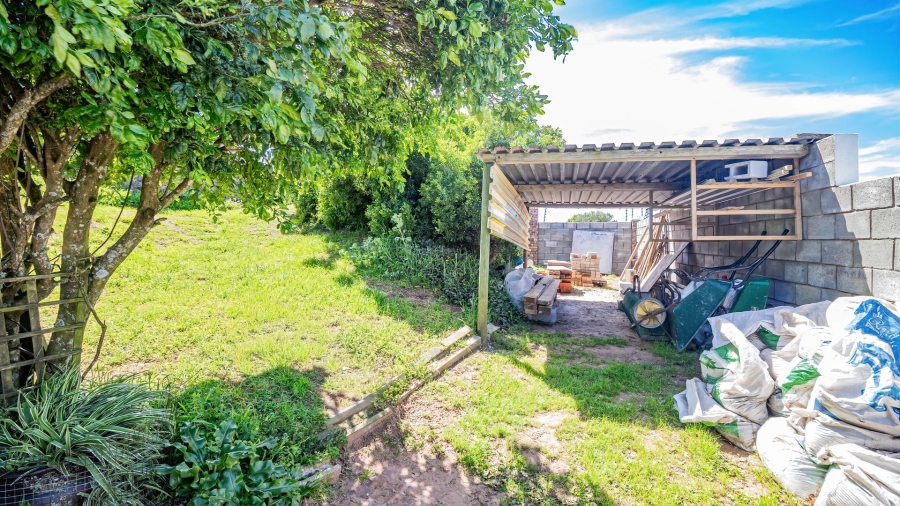 5 Bedroom Property for Sale in Lovemore Park Eastern Cape